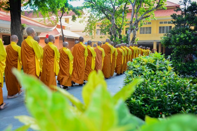 Pratimoksa commandment rite and precept listen at Hoang Phap pagoda